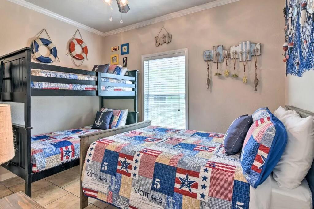 Coastal Heaven - Crystal Beach Relaxing Beach Home Bolivar Peninsula Exterior foto